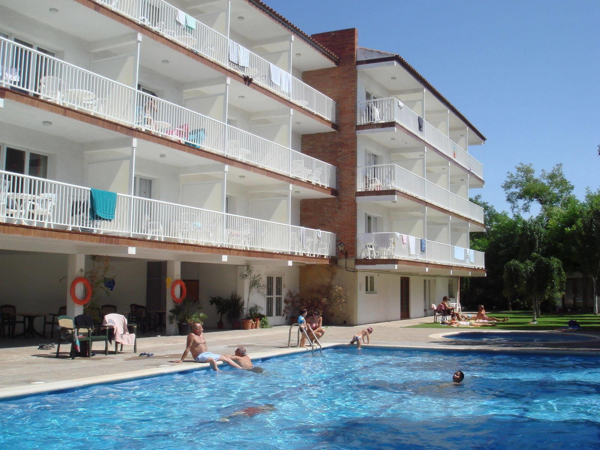 Apartamentos Sunway Amapola Sitges Esterno foto